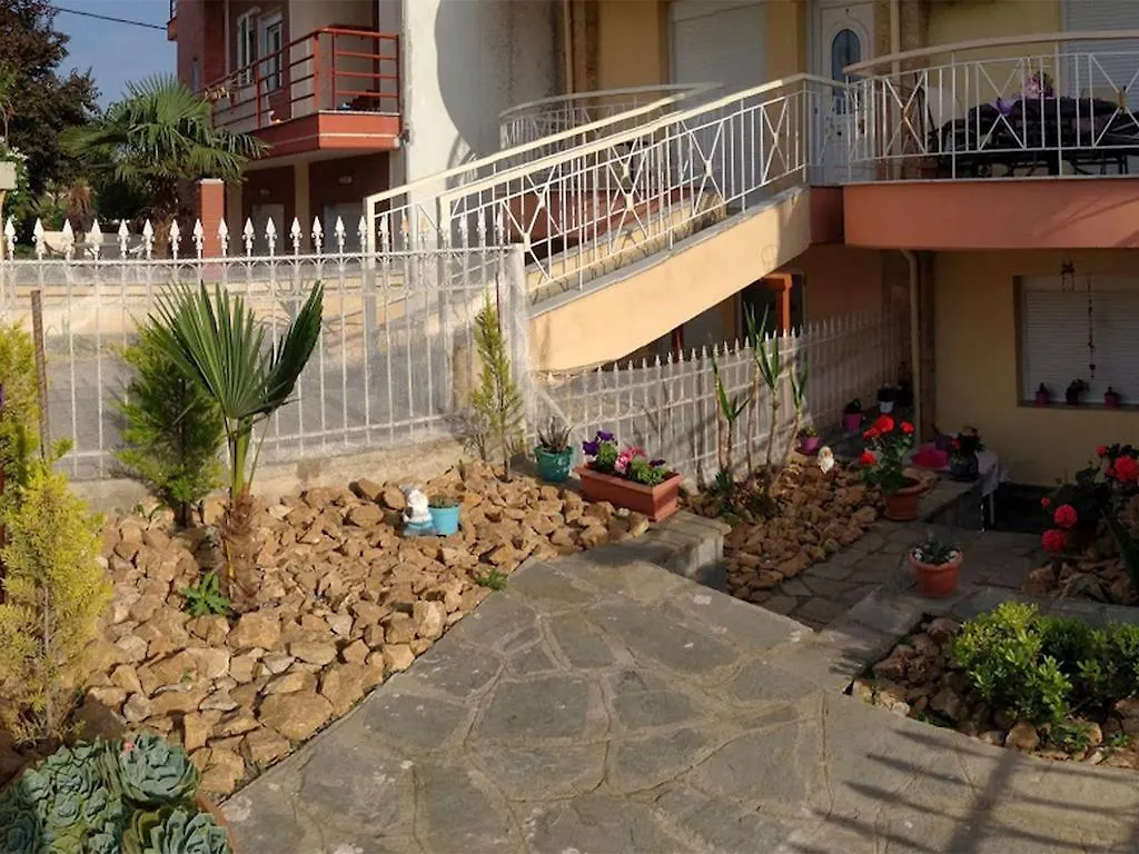 Blue Moon Apartments 尼亚米卡尼奥纳 0*,
